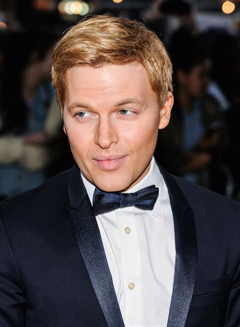 Ronan farrow had a cold. Ronan Farrow: periodista y príncipe vengador de Hollywood