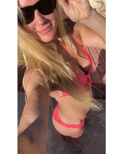 Holly Holm Sexy 12 Photos Thefappening