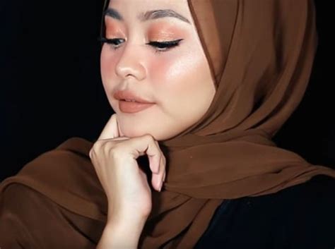 tutorial hijab untuk wajah bulat dan tembem simple jilbab gucci