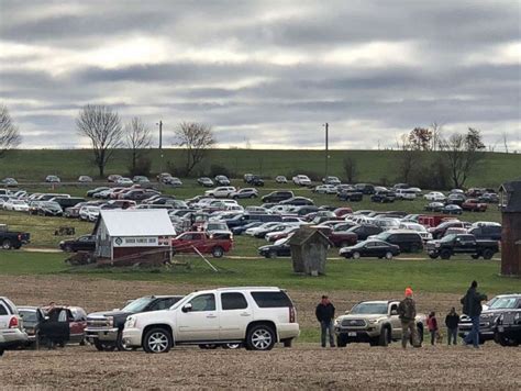 This Is The Right Thing To Do 2000 Volunteers Scour For Clues In Missing Wisconsin Girl Case