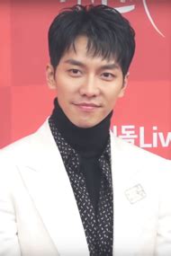 Reportedly lee seung gi and lee da in bonded over their mutual love of golf and hang out during their spare time including anytime lee seung gi was not filming mouse during this past year. Lee Seung-gi - Wikipedia, la enciclopedia libre