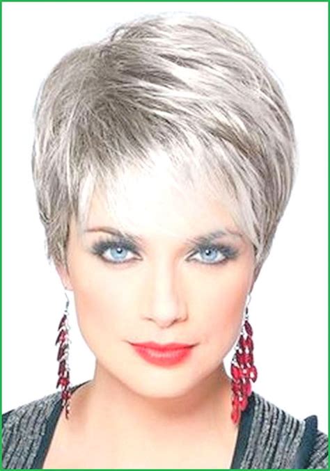 Découvrez une photo de inspiration pour coiffure femme 50 ans parmi plus de 1 500 modèles. Pin on short-haircut