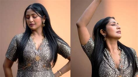 Navya Nair In A Hot Look Photos Goes Viral
