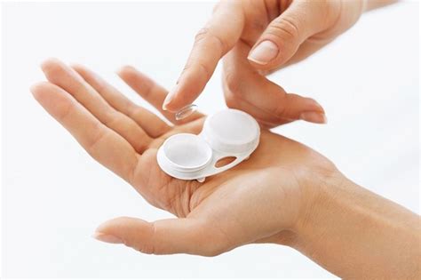 How To Avoid Common Contact Lens Mistakes Feel Good Contacts Ireland