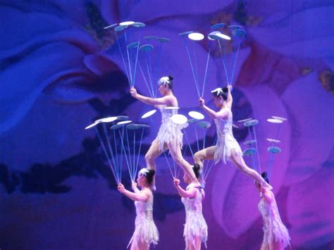 This lady let me in her home! Asia travel | Cbeelund's Blog