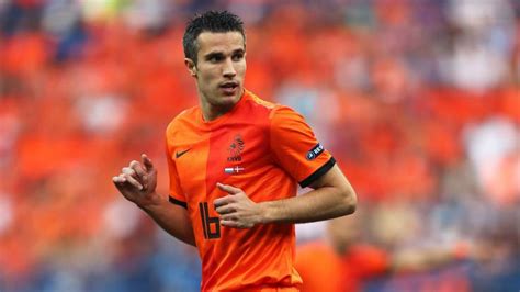Robin Van Persie Ready To Challenge To Reclaim His Place In The Holland Side Football News