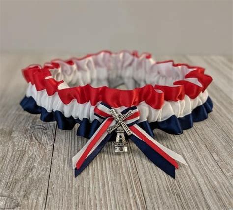 It's full of the most unique wedding gifts you've ever seen. Dutch Inspired Wedding Garter - Garter for the Netherlands ...