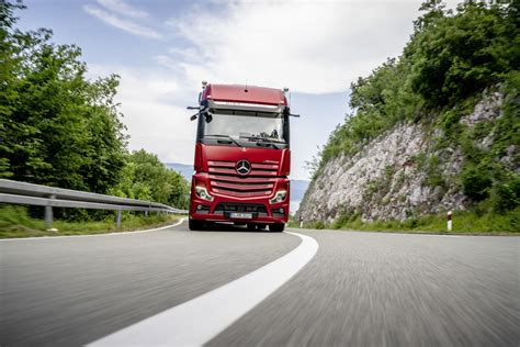 IAA Nutzfahrzeuge Daimler und Co machen Lkw Fahrer überflüssig DER