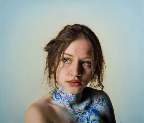 Stunning Hyper-realistic Portrait Paintings with a twist to reality by ...