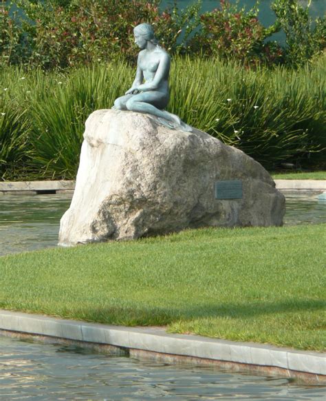 The Little Mermaid Statue In Glendale Mermaids Of Earth