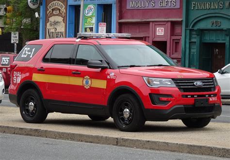 Pfd Es 1 Philadelphia Fire Department Es 1 2016 Ford Explo Flickr