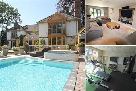 David De Gea Moves Out Of £385m Mansion Complete With Outside Pool And