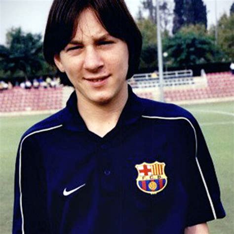 تحدث الكاميروني صامويل إيتو لاعب برشلونة السابق، عن علاقته مع ليونيل ميسي في برشلونة، عندما كان الثنائي مع النادي الكتالوني. هل شاهدت ليونيل ميسي في طفولته ومراهقته؟