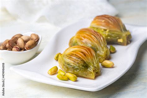 Turkish Midye Baklava Mussel Shape Baklava With Green Pistachio