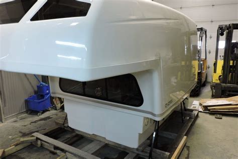 65 Walk In Fiberglass Truck Body Composite Truck Body Slide In
