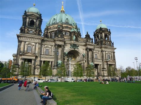 Visiting the Berliner Dom and crypt by Zubi Travel