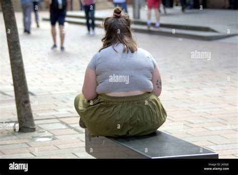 Ungesunde Lebensweise Fettleibig Übergewicht Fette Junge Frau
