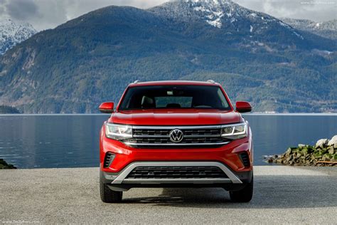 And with 3 rows and seating for 7, this size fits all. 2021 Volkswagen Atlas Cross Sport - HD Pictures, Videos ...