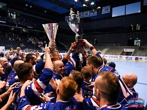 Nehrá sa s pukom, ale so špeciálnou loptičkou oranžovej farby. Slovenský hokejbal sa zmieta v škandále: Podozrivé ...