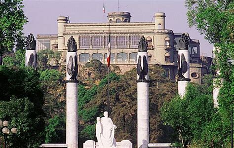 Monumento A Los Niños Heroes Y Castillo De Chapultepec I Ciudad De
