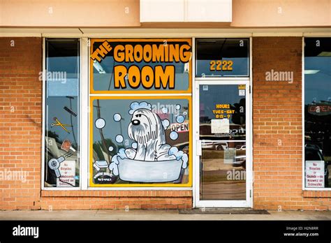 Un Pet Grooming Shop Tienda En I 240 W Interstate Service Road En