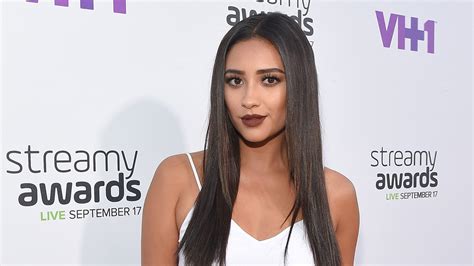 Shay Mitchells Inspiring Body Confidence Tips You Want To Look Like