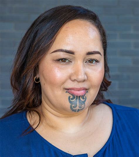 traditional maori face tattoos