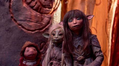 The Dark Crystal Age Of Resistance And Carnival Row Review New