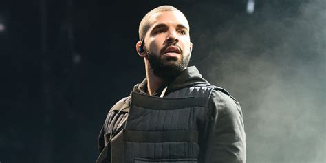 Drake Stops Concert To Yell At Fan For Inappropriately Touching Women