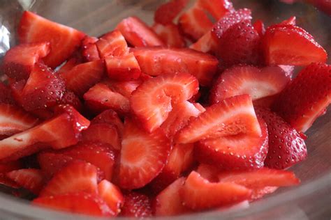 Easy Macerated Strawberries With Sugar Theveglife