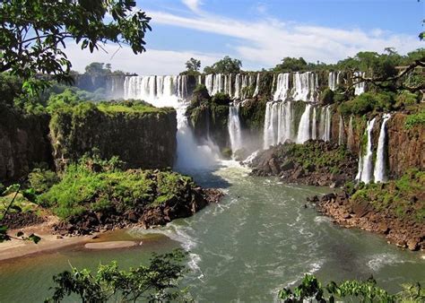 17 Breathtakingly Beautiful Waterfalls In The World