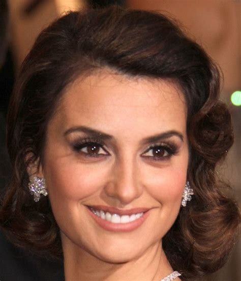 Penelope Cruz Mid Length Bob Special Occasion Hairstyles Side Swept