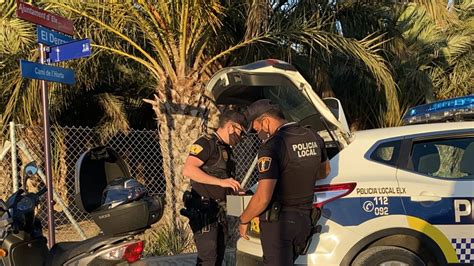 La Polic A Local Detiene A Un Hombre Por Irrumpir En Una Mezquita Y Proferir Amenazas E Insultos