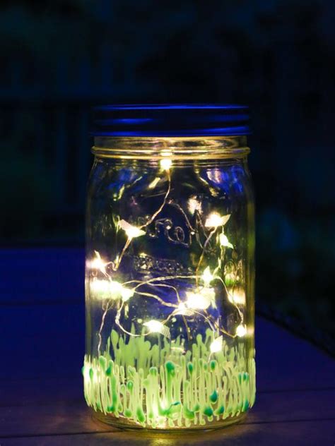 Fireflies in the garden is a 2008 american drama film written and directed by dennis lee and starring willem dafoe, ryan reynolds, and julia roberts. 13 DIY Party Favors for Your Next Backyard Bash | HGTV