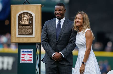 Seattle Mariners Hall Of Famer Ken Griffey Jr Joins The Seattle Sounders