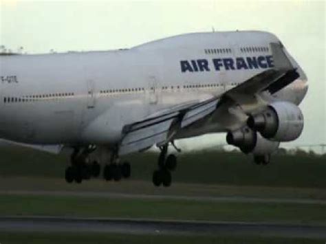 He also signalled that super air jet would likely expand to international flights. SUPER JUMBO JET AIR FRANCE BOEING 747 24R_HD.mpg - YouTube