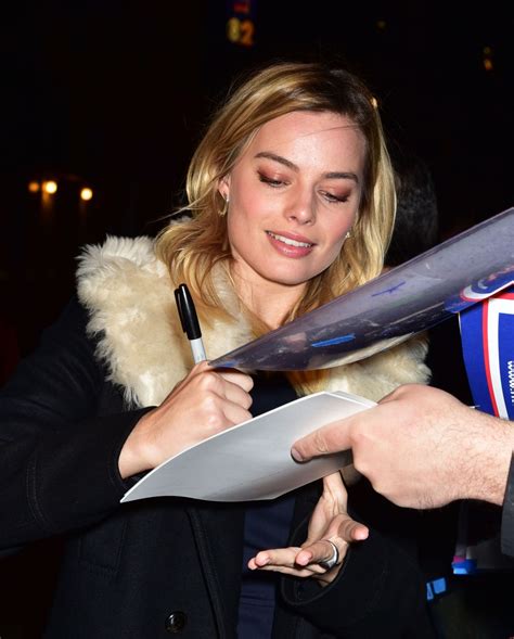 Margot Robbie Arriving For The Late Night With Stephen Colbert Show February 2016 • Celebmafia