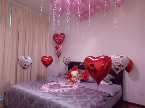 21 Ideas to Create Romantic Valentine Bedroom Decoration - Talkdecor