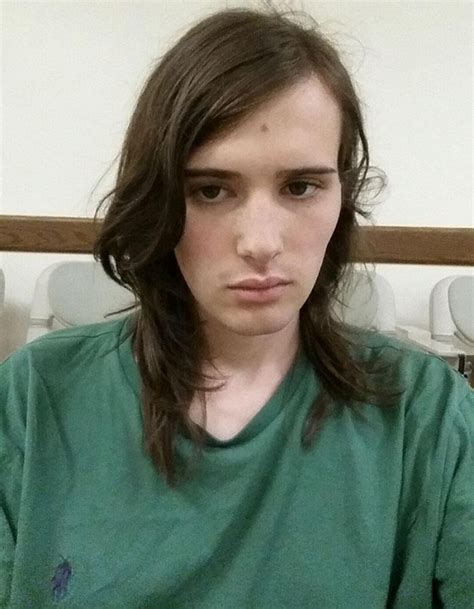 joven transgénero comparte su increíble transición fotos paso a paso