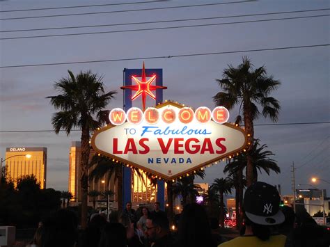 Welcome To Fabulous Las Vegas Sign Julie Journeys