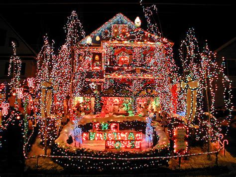 Living Stingy Why Are The Best Christmas Displays In Poorer Neighborhoods
