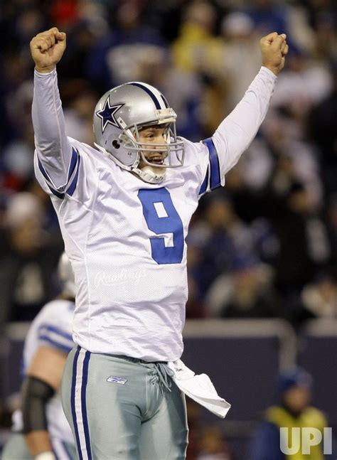 Photo Dallas Cowboys Tony Romo Reacts After Throwing A 5 Yard