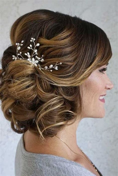 27 Elegant Looking Mother Of The Bride Hairstyles Haircuts And Hairstyles 2021