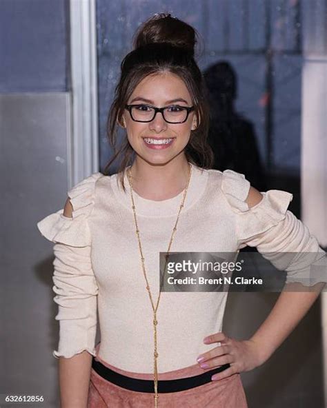 Madisyn Shipman Visits The Empire State Building Photos And Premium