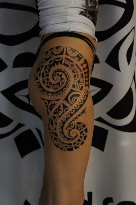 16 Awesome Tribal Thigh Tattoos