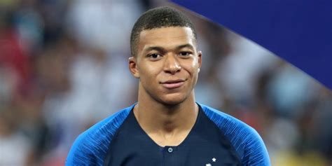 Know footballer's bio, wiki, salary, net worth including his dating life while 32 countries were showcasing their players, french football team has kylian mbappe, who came to. Kylian Mbappé - Sa biographie - Cosmopolitan.fr
