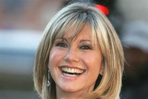 Early Signs Of Breast Cancer As Olivia Newton John Dies From Cruel