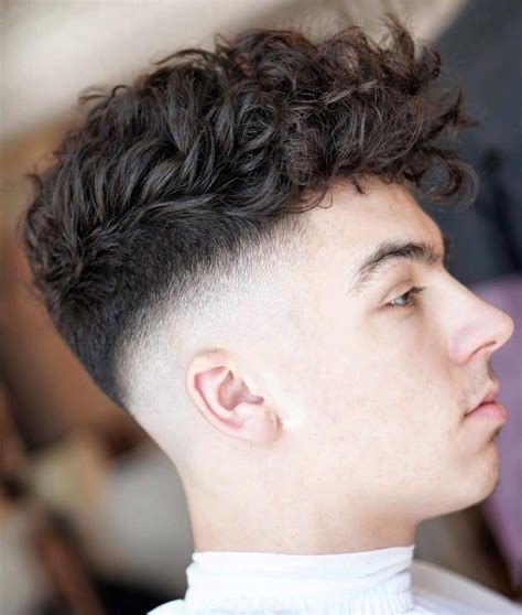 Curly Hair The Best Haircuts Hairstyles For Men 2020
