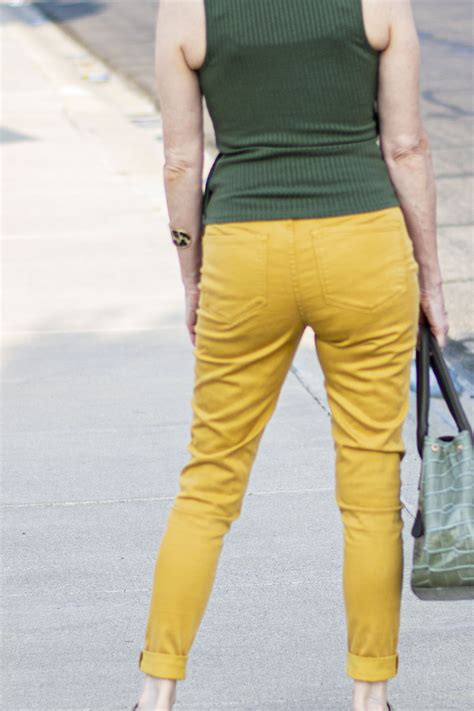 5 Colorful Ways To Wear Mustard Yellow Jeans For Fall