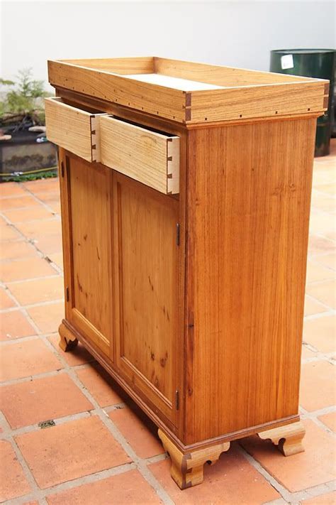 Plus, some tank stands feature cabinets that give you extra storage for things like food, pumps, cords, water additives and more. Aquarium stand / cabinet | Aquarium stand, Fish supplies ...